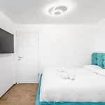 Gordon Area - Suite Three